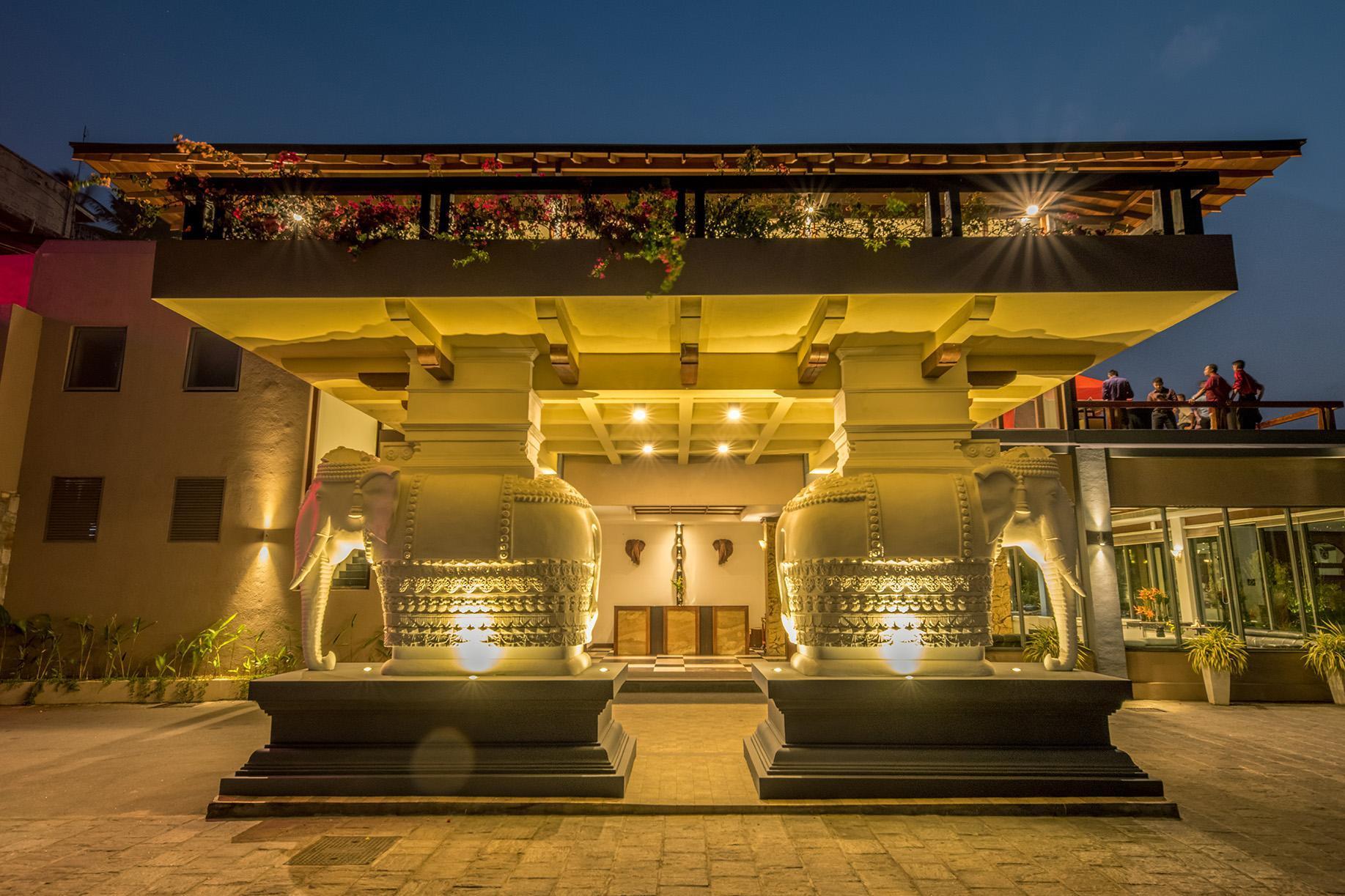 Earl'S Regent Hotel Κάντι Εξωτερικό φωτογραφία