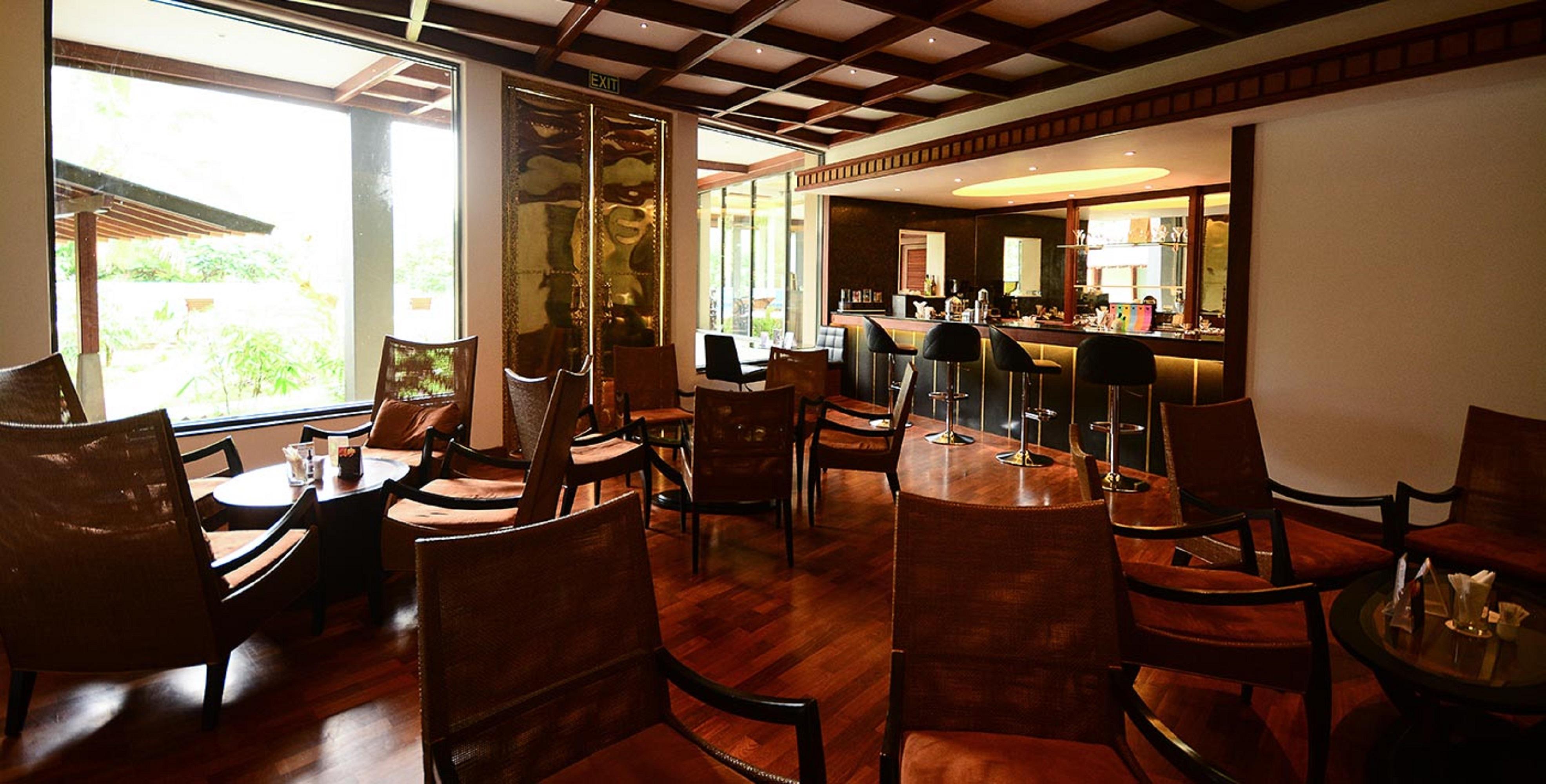 Earl'S Regent Hotel Κάντι Εξωτερικό φωτογραφία