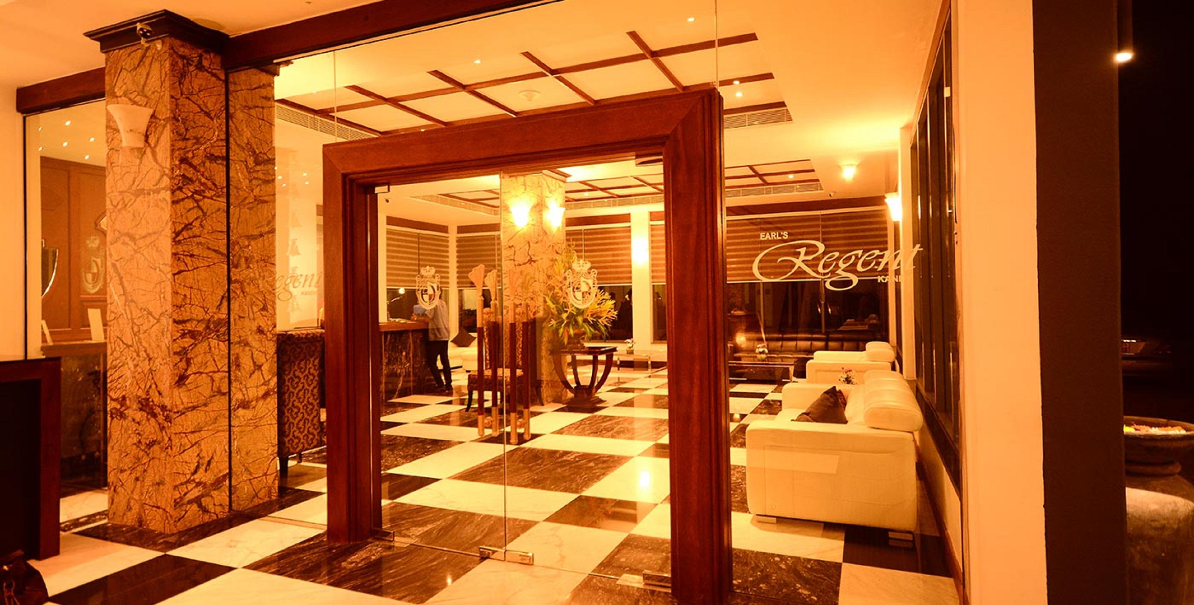 Earl'S Regent Hotel Κάντι Εξωτερικό φωτογραφία