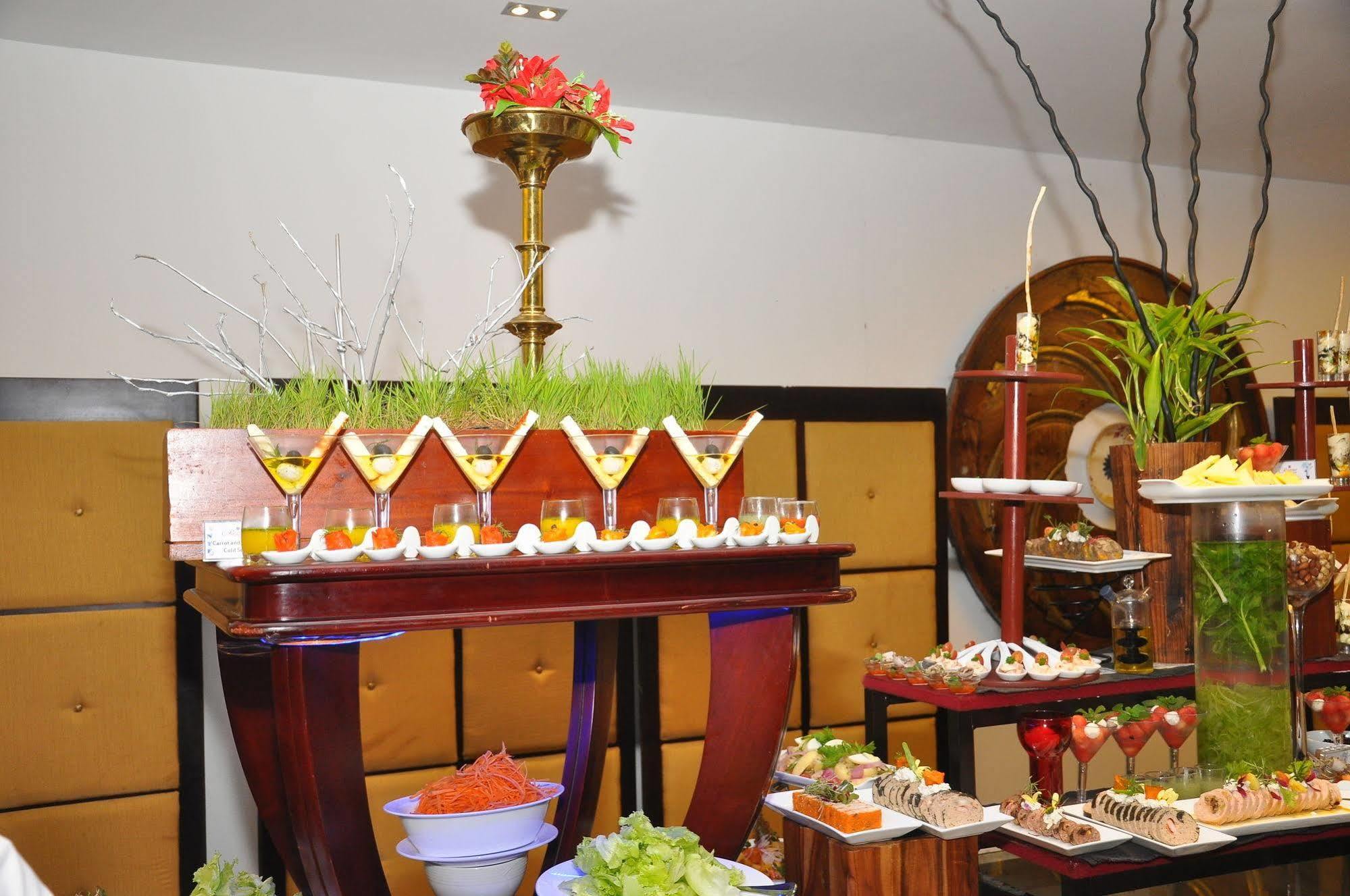 Earl'S Regent Hotel Κάντι Εξωτερικό φωτογραφία