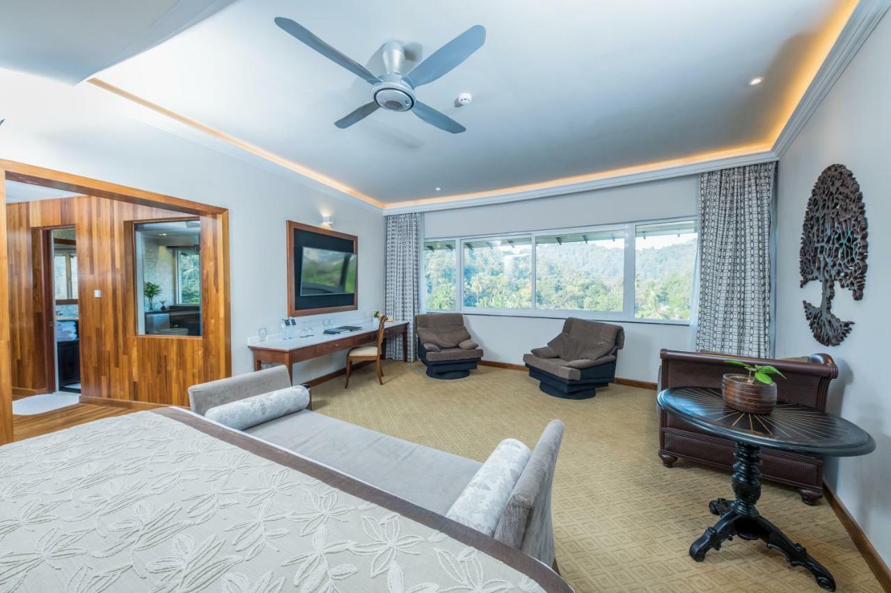 Earl'S Regent Hotel Κάντι Εξωτερικό φωτογραφία