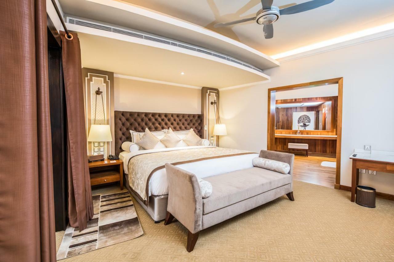 Earl'S Regent Hotel Κάντι Εξωτερικό φωτογραφία