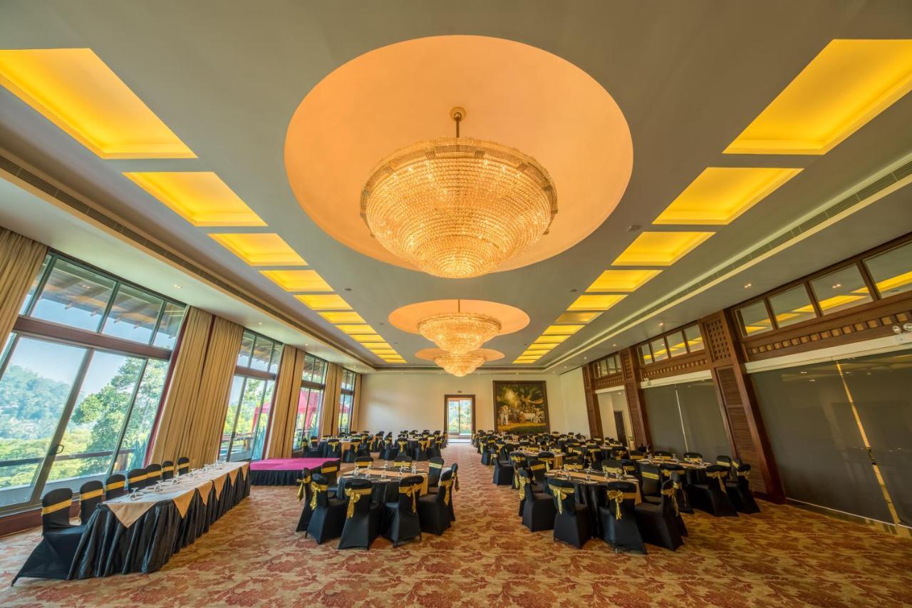 Earl'S Regent Hotel Κάντι Εξωτερικό φωτογραφία